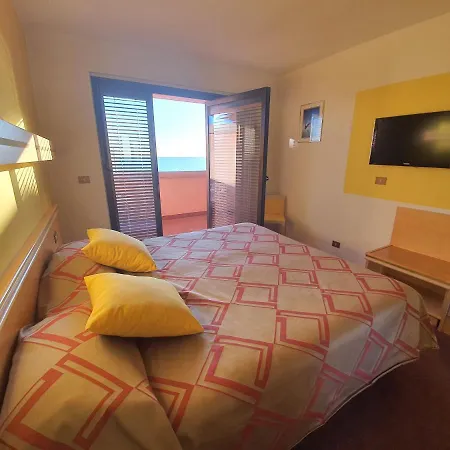 Antares Отель Градо