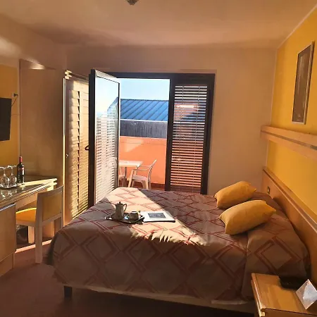 Otel Antares 3*